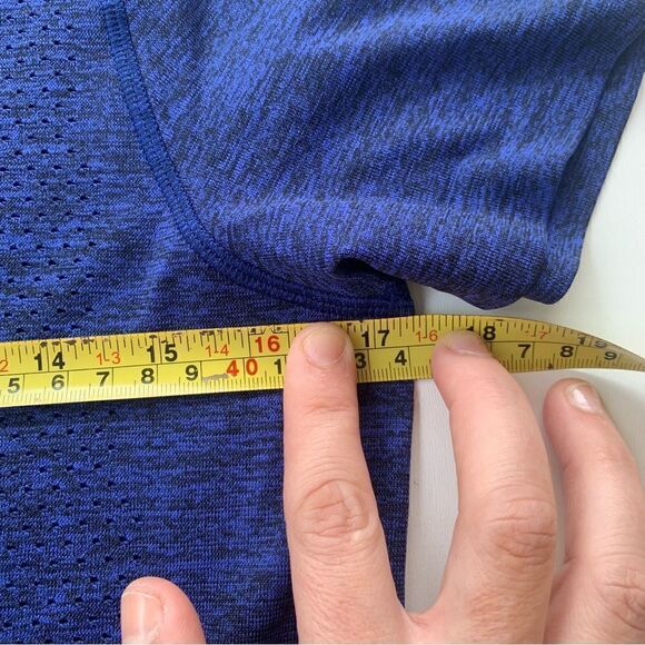 Lululemon Top Women’s Size 2 ? Blue Open Circle Mesh Athletic  Yoga Scoop Neck - Picture 3 of 6